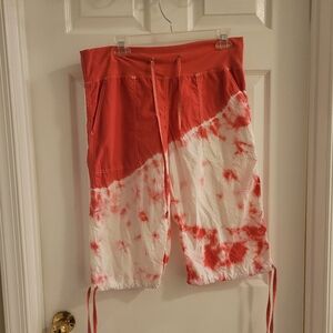 Kos USA Zumba Capris, Pink and White tie dye, size Medium.